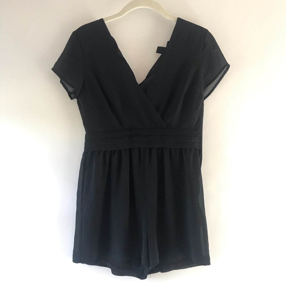 Black short sleeve v neck romper